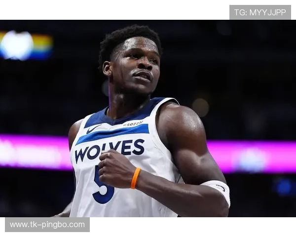 爱德华兹突破创造高效得分，助森林狼拉开后卫差距