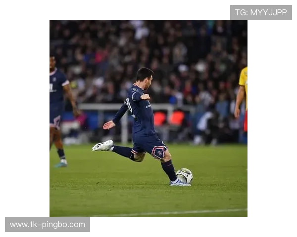 撕开防线克鲁伊夫中场直塞本赛季关键战对比梅西显异