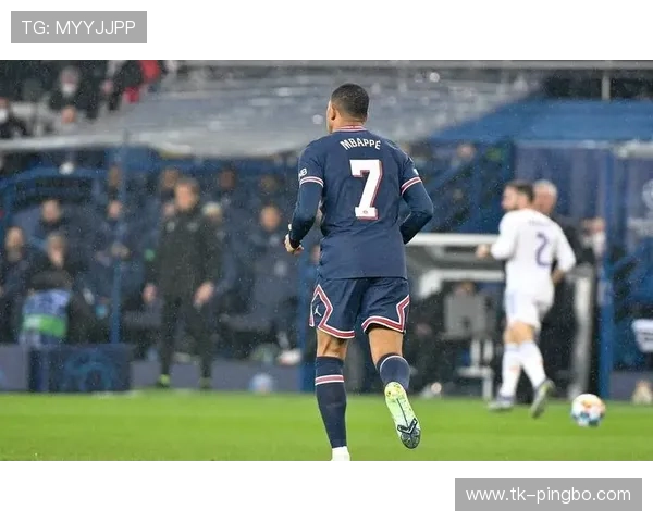 琼阿梅尼 vs 卡马文加：法国中场新生代差异在哪